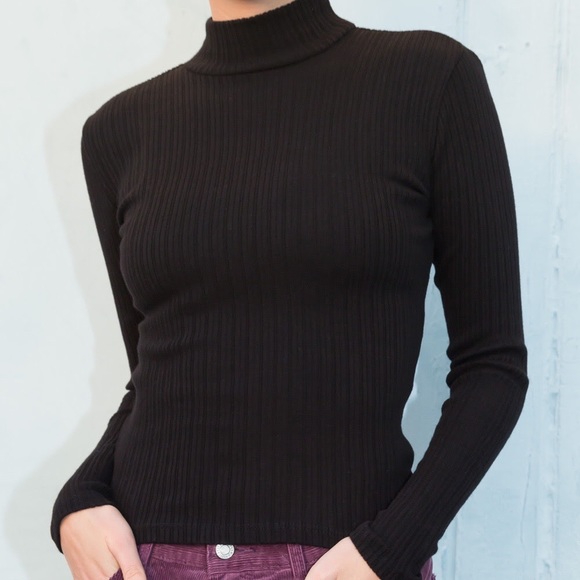 Brandy Melville Turtleneck Top - Picture 3 of 3